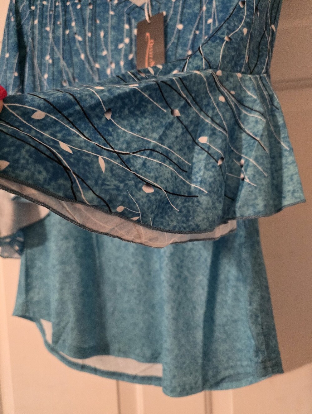 Qfeean Elegant Blue Floral-Print V-Neck Women's Top - Picture 2 of 5